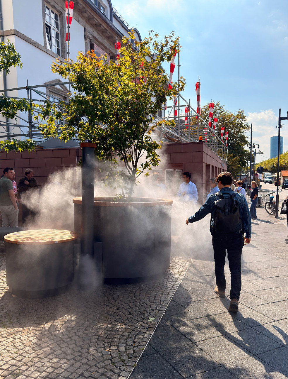 Nebelkühlung der CoolTown-Demo vor dem DAM