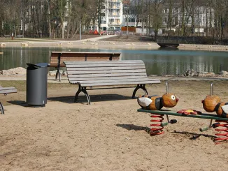 Parkbank Corona mit Abfallbehälter Fly XL