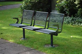 Parkbank Varial mit Armelehnen