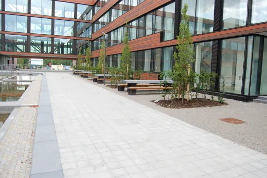 Parkbank und Tisch Kaje