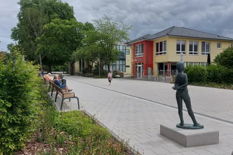 Beliebte Parkbänke Floria vom Stadtmöbel Experten Runge
