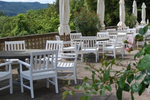Sessel und Stühle des Modells 14C von Runge weiße Gartenmöbel und Außenmobiliar