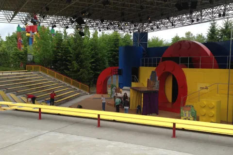 Aluminium Sitzprofil für Tribünenbestuhlung im LEGOLAND Deutschland